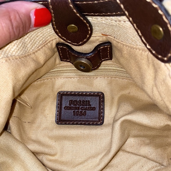 Fossil small womens purse with cheetah print material. Removable leather strap. - Picture 3 of 3